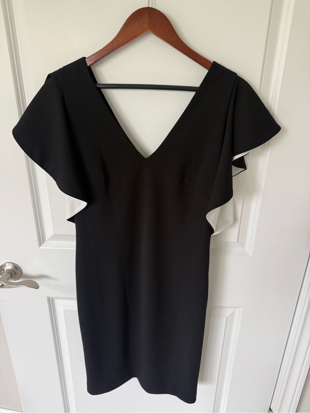 White House Black Market Drama Sleeve Crepe Dress Size 8 NEW